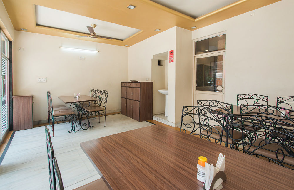 Oyo Railway Station Hotel Jaipur